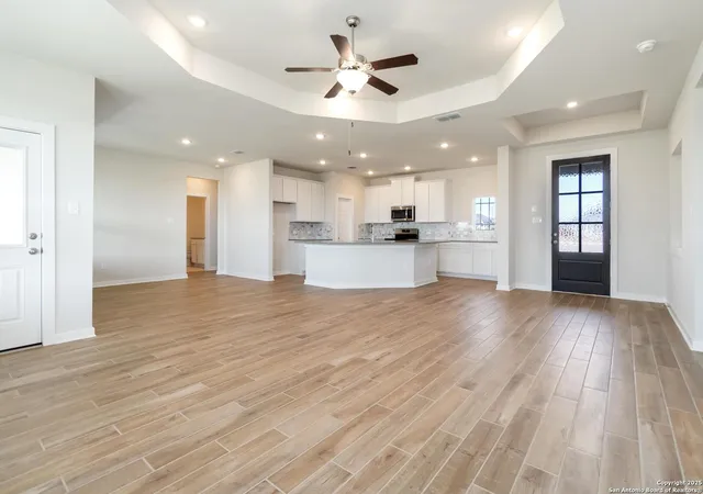 Photo 3 of Single family home for sale at 1562 Vista View Dr, Pleasanton, TX 78064 | MLS# 1875241 | Listing updated on 2026-07-01