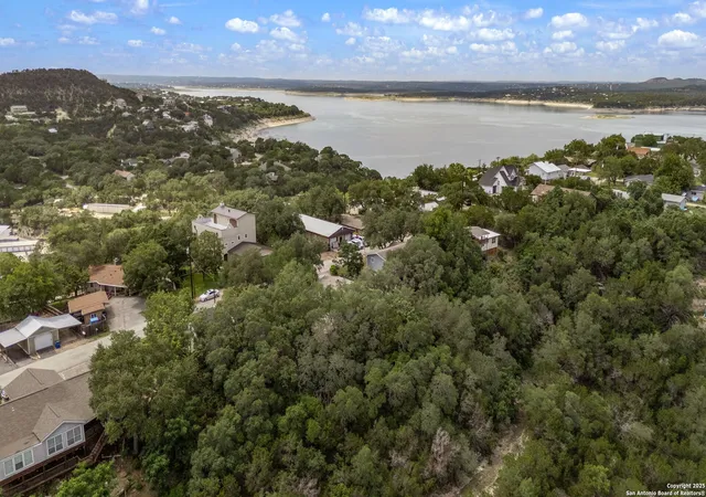 Photo 1 of Single family home for sale at 784 Hill Top, Canyon Lake, TX 78133 | MLS# 1875256 | Listing updated on 2025-12-09