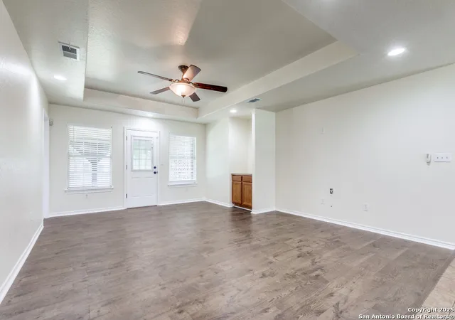 4th image of 97 Windcrest, Floresville, TX 78114 | MLS# 1875304