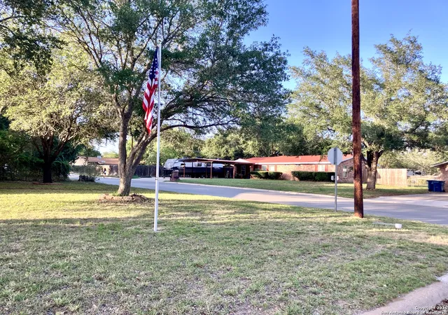 Photo 1 of Single family home for sale at 404 Alta, Pleasanton, TX 78064 | MLS# 1875348 | Listing updated on 2025-07-11