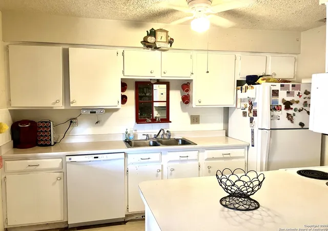 Photo 3 of Single family home for sale at 404 Alta, Pleasanton, TX 78064 | MLS# 1875348 | Listing updated on 2025-07-11