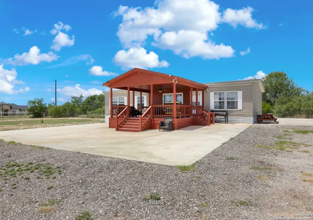 5th image of 14310 Quesenberry, Von Ormy, TX 78073 | MLS# 1875398