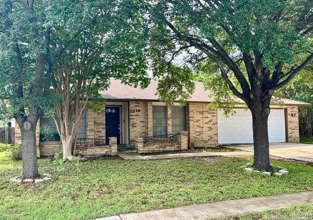 Photo 3 of Single family home for sale at 5619 Wood Walk St, San Antonio, TX 78233 | MLS# 1875409 | Listing updated on 2025-08-21