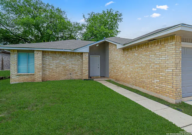 Photo 3 of Single family home for sale at 7912 Forest Crossing, Live Oak, TX 78233 | MLS# 1875534 | Listing updated on 2025-09-12
