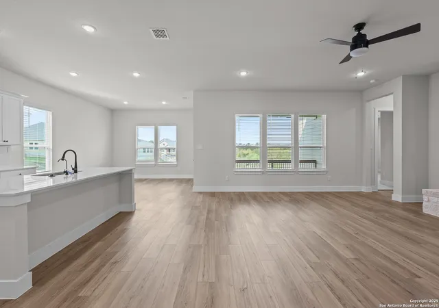 5th image of 4511 Yoakum Valley, Schertz, TX 78108 | MLS# 1875558