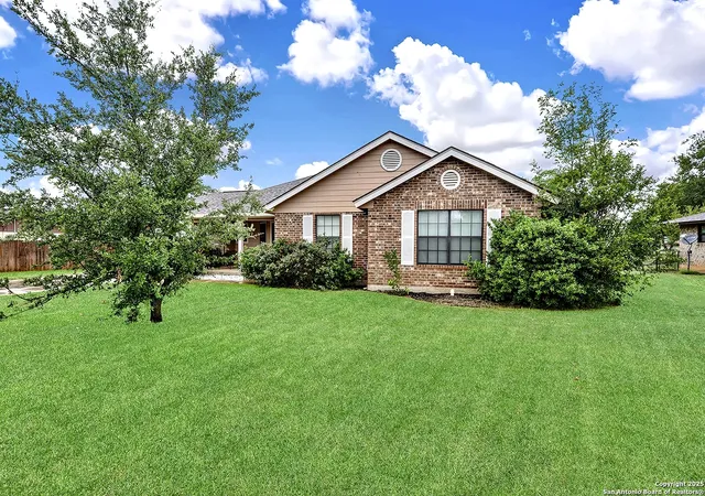 4th image of 709 Voges, Poth, TX 78147 | MLS# 1875565