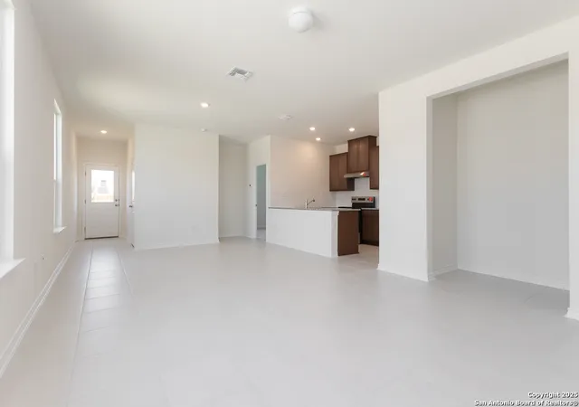 Photo 2 of Sale Pending at 4010 Islas Rd, San Antonio, TX 78222 | MLS# 1875570 | Listing updated on 2025-11-10