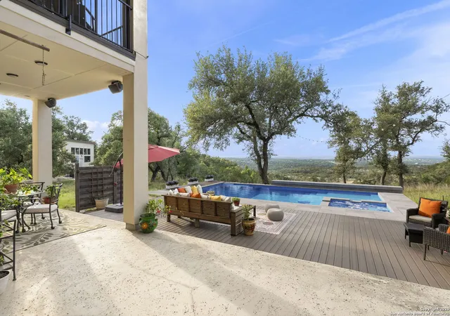 Photo 4 of Sale Pending at 118 Sheridan, Canyon Lake, TX 78133 | MLS# 1875665 | Listing updated on 2025-11-20