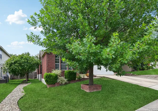 Photo 4 of Sale Pending at 1011 Parter Pond, San Antonio, TX 78260 | MLS# 1875746 | Listing updated on 2025-10-29