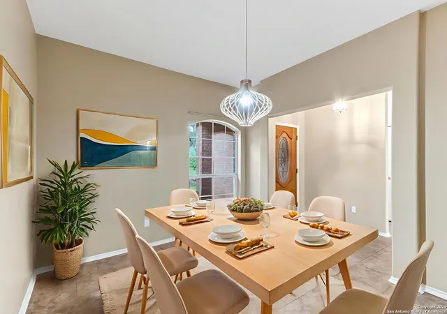 Photo 4 of Sale Pending at 2434 Tr Oak, San Antonio, TX 78232 | MLS# 1875841 | Listing updated on 2025-11-23