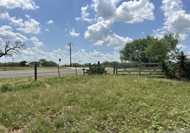 22nd image of 1626 Fm 1346, La Vernia, TX 78121 | MLS# 1875843