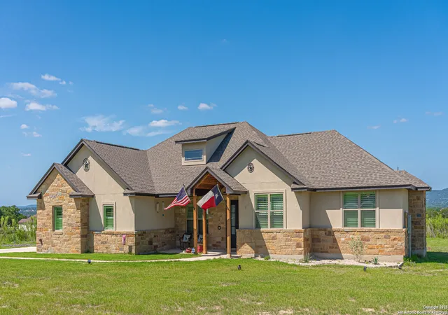 Photo 1 of Single family home for sale at 919 Pinto Cyn, Bandera, TX 78003 | MLS# 1875856 | Listing updated on 2025-10-02