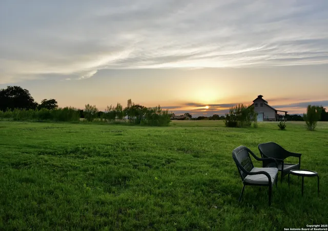 Photo 4 of Single family home for sale at 919 Pinto Cyn, Bandera, TX 78003 | MLS# 1875856 | Listing updated on 2025-10-02