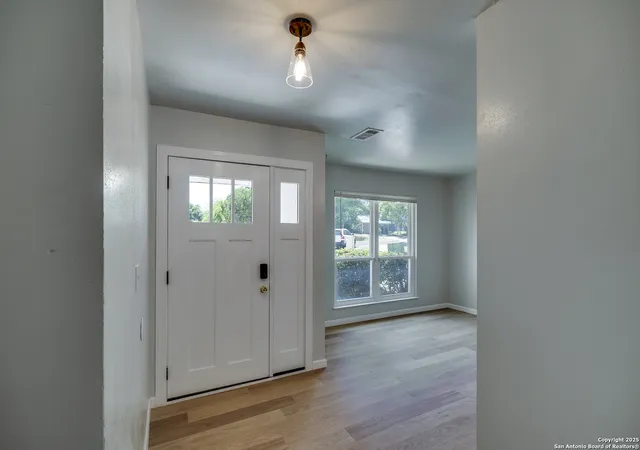 Photo 4 of Sale Pending at 8302 Hastings, San Antonio, TX 78239 | MLS# 1875877 | Listing updated on 2025-10-13