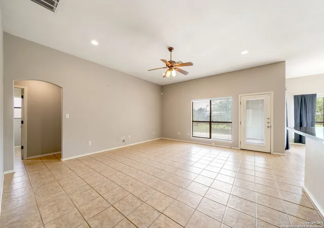 Photo 4 of Single family home for sale at 312 Bunker Hill, Pleasanton, TX 78064 | MLS# 1875886 | Listing updated on 2025-11-01