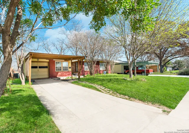 Photo 3 of Single family home for sale at 231 Craigmont, San Antonio, TX 78213 | MLS# 1875899 | Listing updated on 2025-10-15
