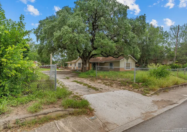 Photo 3 of Sale Pending at 3119 Pitluk, San Antonio, TX 78211 | MLS# 1876071 | Listing updated on 2025-10-02