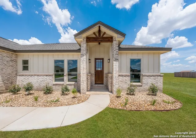 3rd image of 720 N Dickson, Poth, TX 78147 | MLS# 1876173