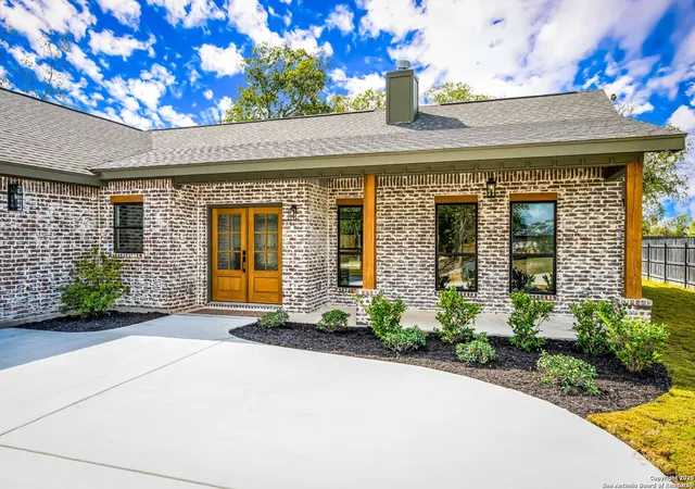 2nd image of 249 Sandpiper Lane, Mc Queeney, TX 78123 | MLS# 1876210