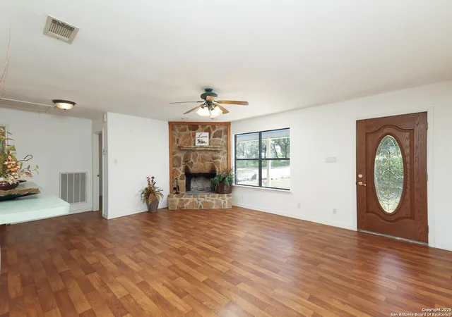 Photo 2 of Single family home for sale at 540 Soft Wind, Canyon Lake, TX 78133 | MLS# 1876222 | Listing updated on 2026-04-02