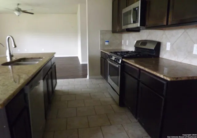 Photo 2 of Sale Pending at 11547 Pelican Pass, San Antonio, TX 78221 | MLS# 1876302 | Listing updated on 2025-12-24