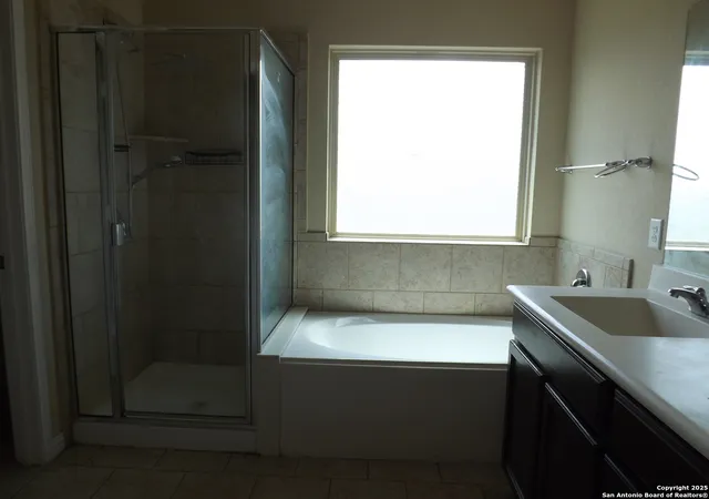 Photo 4 of Sale Pending at 11547 Pelican Pass, San Antonio, TX 78221 | MLS# 1876302 | Listing updated on 2025-12-24