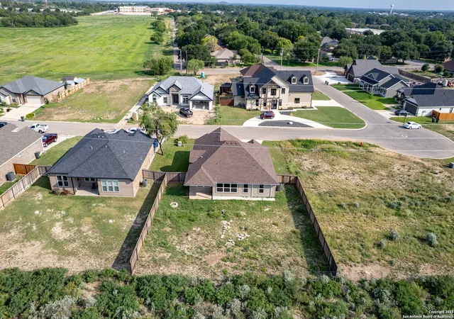 29th image of 13 Hope, Uvalde, TX 78801 | MLS# 1876321