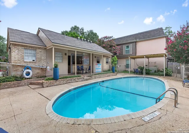 2nd image of 2300 Nacogdoches, San Antonio, TX 78209