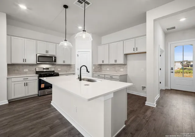 Photo 2 of Sale Pending at 6623 Comanche Valley, San Antonio, TX 78233 | MLS# 1876400 | Listing updated on 2025-12-31