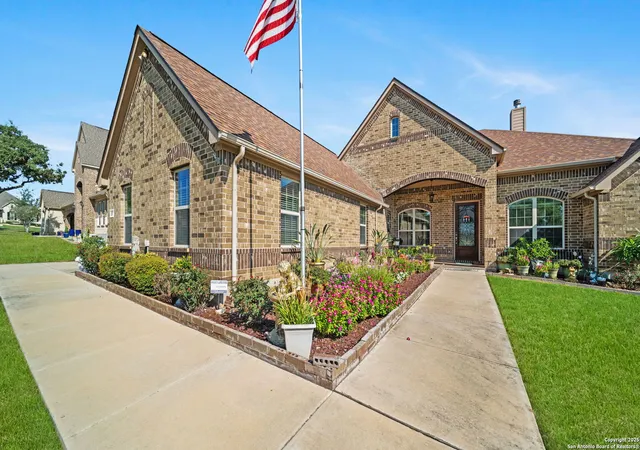 Photo 3 of Single family home for sale at 287 Cascade, Castroville, TX 78009 | MLS# 1876571 | Listing updated on 2026-02-04