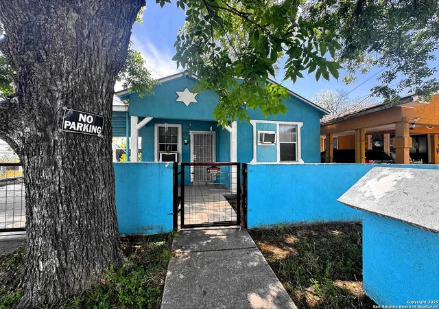 Photo 1 of Sale Pending at 422 E Franciscan, San Antonio, TX 78204 | MLS# 1876651 | Listing updated on 2026-02-22