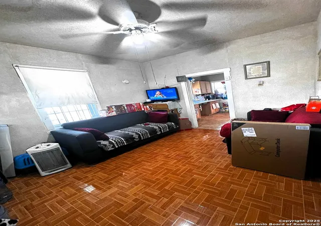 Photo 3 of Sale Pending at 422 E Franciscan, San Antonio, TX 78204 | MLS# 1876651 | Listing updated on 2026-02-22