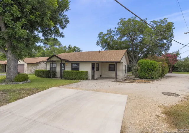 2nd image of 100 Haeckerville Rd, Cibolo, TX 78108 | MLS# 1876874