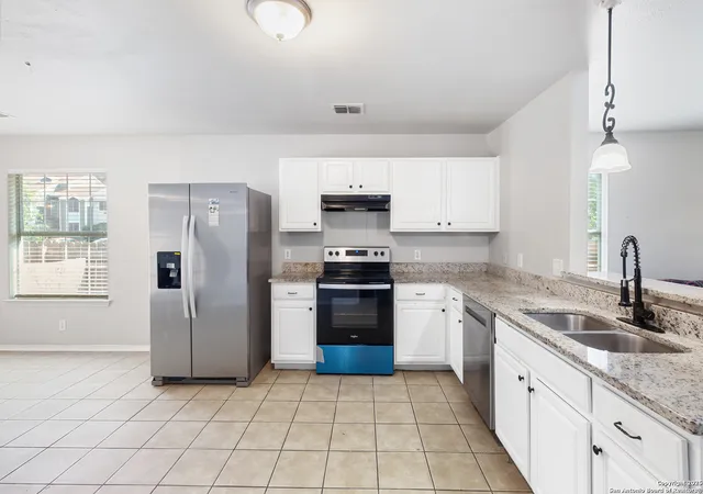 Photo 4 of Single family home for sale at 210 E Broadview, San Antonio, TX 78228 | MLS# 1876899 | Listing updated on 2026-07-08