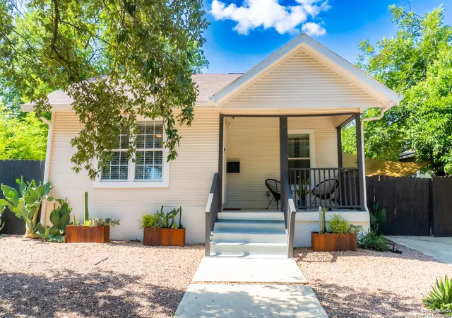 Photo 1 of Sale Pending at 1023 W Rosewood Ave, San Antonio, TX 78201 | MLS# 1876913 | Listing updated on 2025-09-29