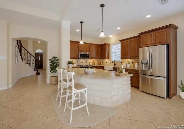 Photo 3 of Sale Pending at 3131 Howling Wolf, San Antonio, TX 78261 | MLS# 1876925 | Listing updated on 2025-10-28