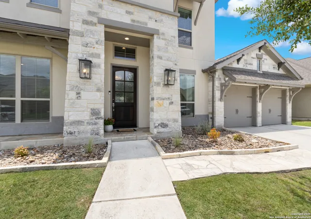 Photo 3 of Sale Pending at 7986 Valley Crst, Boerne, TX 78015 | MLS# 1876962 | Listing updated on 2025-09-27