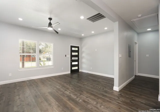 4th image of 210 E Huff Ave, San Antonio, TX 78214 | MLS# 1876964