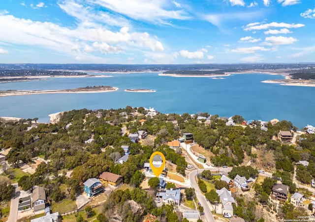 Photo 2 of Single family home for sale at 2165 Colleen Dr, Canyon Lake, TX 78133 | MLS# 1876986 | Listing updated on 2025-09-01