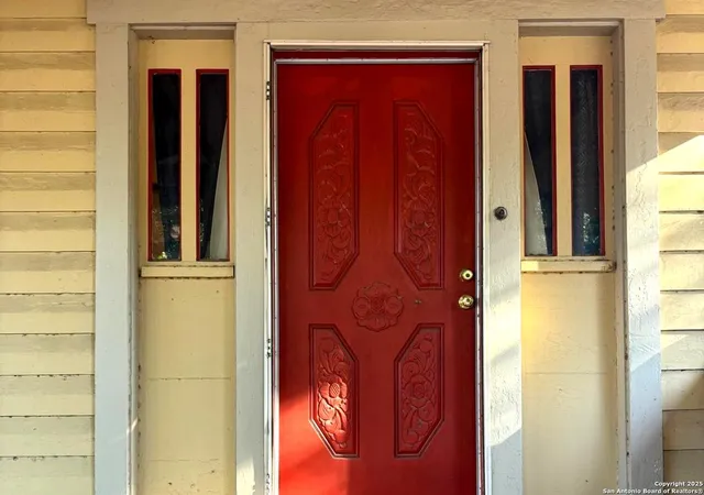 Photo 2 of Single family home for sale at 326 E Craig Pl, San Antonio, TX 78212 | MLS# 1877042 | Listing updated on 2025-08-22