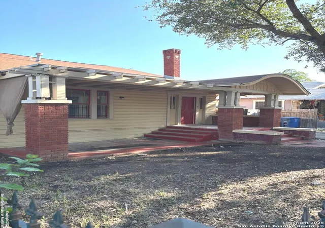 Photo 3 of Single family home for sale at 326 E Craig Pl, San Antonio, TX 78212 | MLS# 1877042 | Listing updated on 2025-08-22