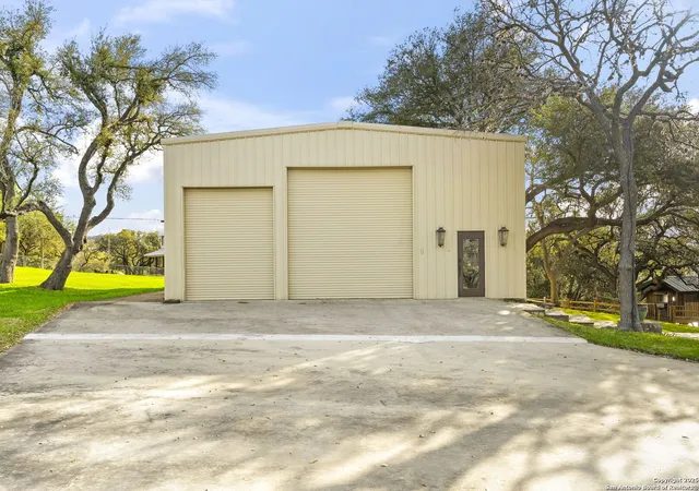 Photo 66 of Mansion for sale at 1155 Blue Water Dr, Canyon Lake, TX 78133 | MLS# 1877121 | Listing updated on 2025-09-16