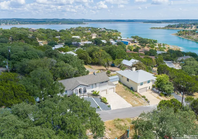 Photo 3 of Single family home for sale at 115 Tommy, Canyon Lake, TX 78133 | MLS# 1877163 | Listing updated on 2025-11-27