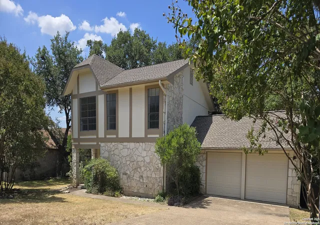 Photo 4 of Single family home for sale at 14107 Moss Farm, San Antonio, TX 78231 | MLS# 1877253 | Listing updated on 2025-10-20