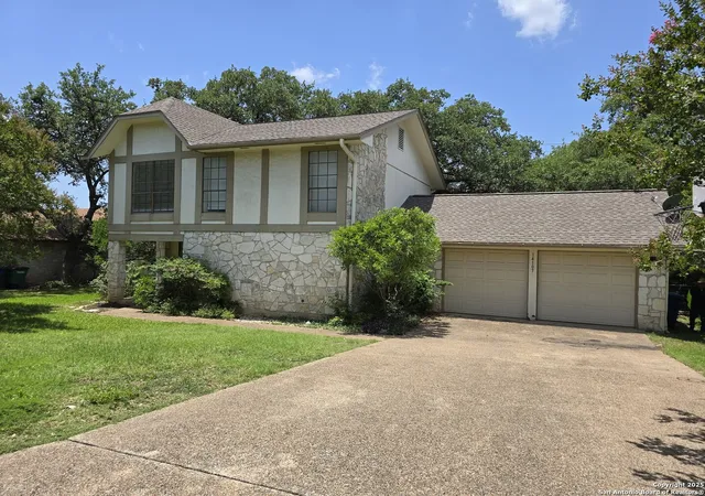 Photo 3 of Single family home for sale at 14107 Moss Farm, San Antonio, TX 78231 | MLS# 1877253 | Listing updated on 2025-10-20