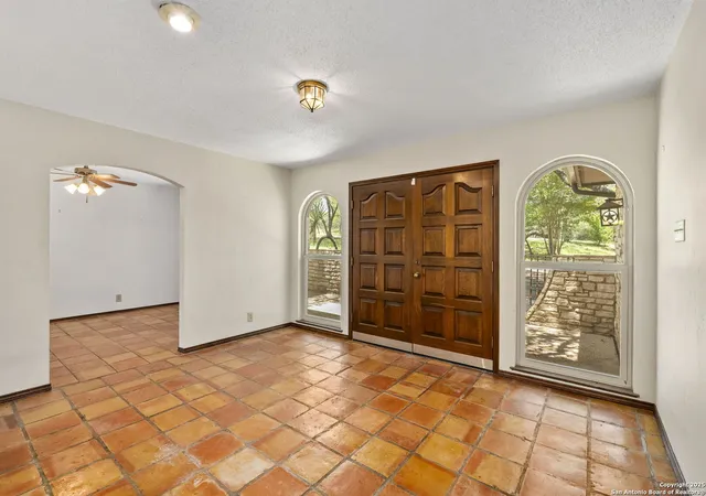 Photo 4 of Sale Pending at 25615 Dull Knife Trl, San Antonio, TX 78255 | MLS# 1877309 | Listing updated on 2026-02-01