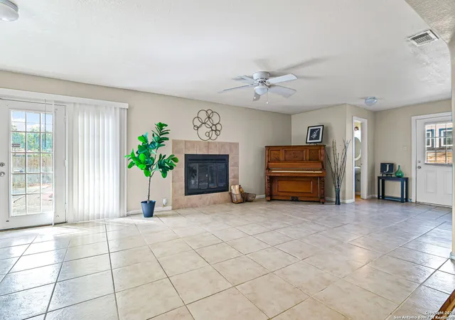 Photo 4 of Sale Pending at 130 Gettysburg, San Antonio, TX 78228 | MLS# 1877355 | Listing updated on 2025-11-09