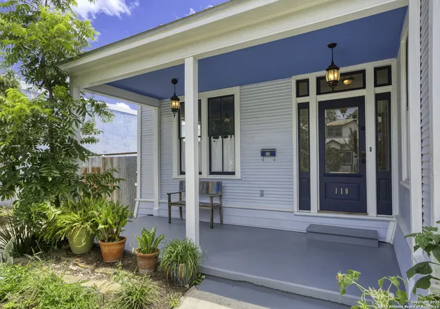 Photo 3 of Sale Pending at 110 Vitra, San Antonio, TX 78210 | MLS# 1877398 | Listing updated on 2025-12-01