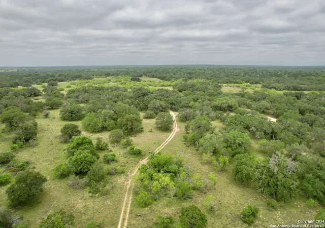 5th image of 1915 Ac Cr 770, Natalia, TX 78059 | MLS# 1877404