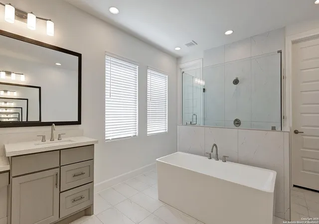 Photo 4 of Sale Pending at 30 Enia Cir, San Antonio, TX 78257 | MLS# 1877415 | Listing updated on 2026-02-04